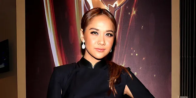 Imutnya Putra Bunga Citra Lestari Dengan Rambut Berantakan