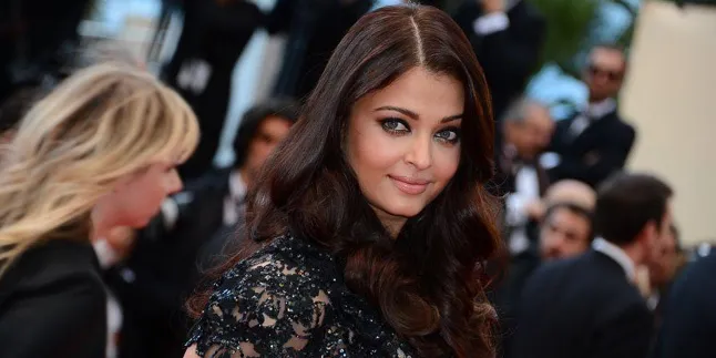 Imutnya Wajah Putri Aishwarya Rai Saat Baru Bangun Tidur Imutnya Wajah Putri Aishwarya Rai Saat Baru Bangun Tidur