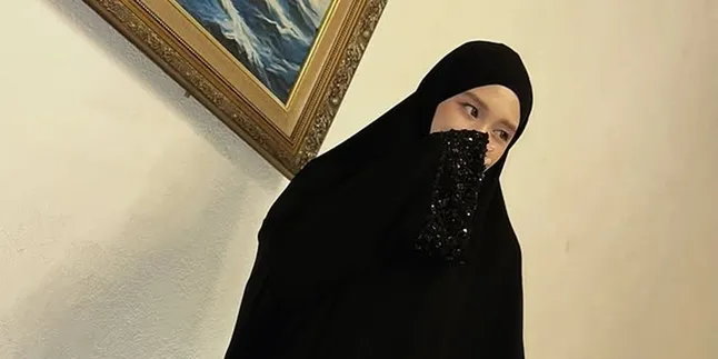 Inara Rusli Announces She Will Wear a Hijab Again on IG