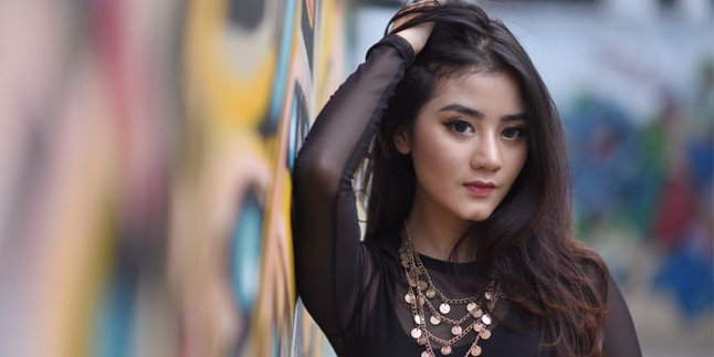 Incar Pasar Anak Muda, Penyanyi Cantik Ini Bawa Unsur Hip Hop di Lagu Dangdutnya