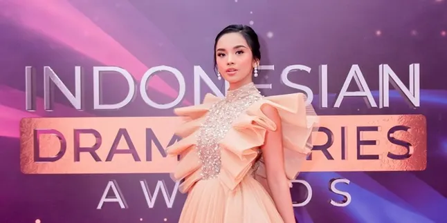 'Indonesian Drama Series Awards' Sukses Digelar, Dimeriahkan oleh Lyodra hingga Cakra Khan 'Indonesian Drama Series Awards' Sukses Digelar, Dimeriahkan oleh Lyodra hingga Cakra Khan