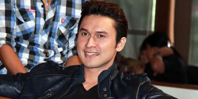 Indra L Bruggman Jajal Nge-DJ