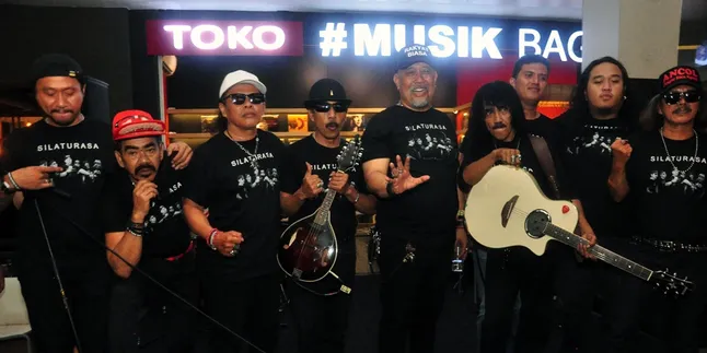 Indro Warkop Kolaborasi Bareng OM PMR Nyanyikan Tembang Lawas Nan Iconic Indro Warkop Kolaborasi Bareng OM PMR Nyanyikan Tembang Lawas Nan Iconic