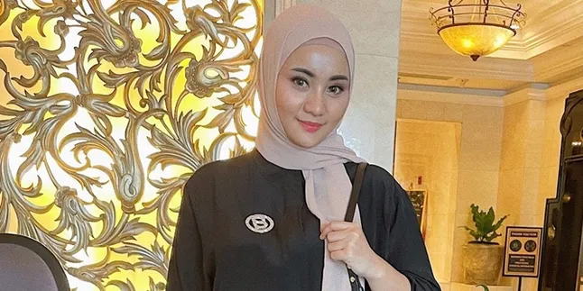 Influencer Nur Fitriana Qomarry Jatuh Bangun Bisnis Sejak Masih Muda, Kisahnya Menginspirasi Influencer Nur Fitriana Qomarry Jatuh Bangun Bisnis Sejak Masih Muda, Kisahnya Menginspirasi