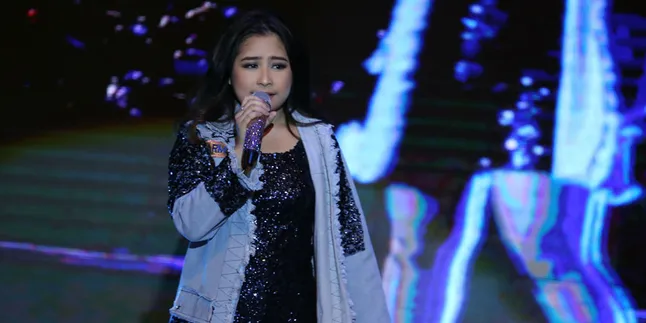 Ingat Fan Yang Meninggal, Prilly Latuconsina Menangis di Panggung