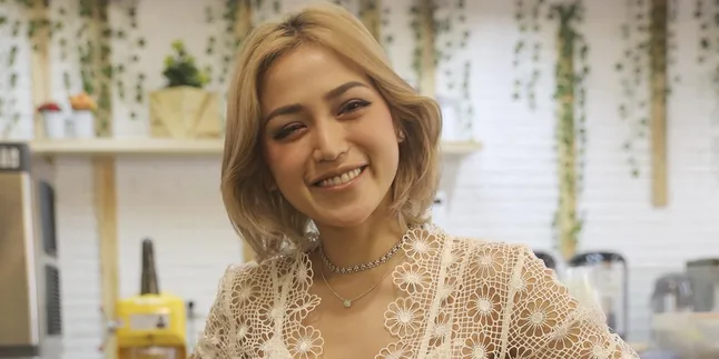 Ingin Balas Budi, Jessica Iskandar Beri Ibunya Hadiah Operasi Wajah di Korea