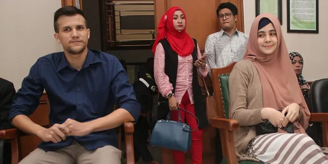 Ingin Dapat Hak Asuh Anak, Stuart Collin Berharap Ada Keadilan