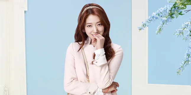 Ingin Muda Lagi, Park Shin Hye Mau ke Klub Malam