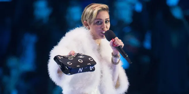 Ingin Pacari Miley Cyrus? Baca Dulu Aturan Ketat Berikut Ini