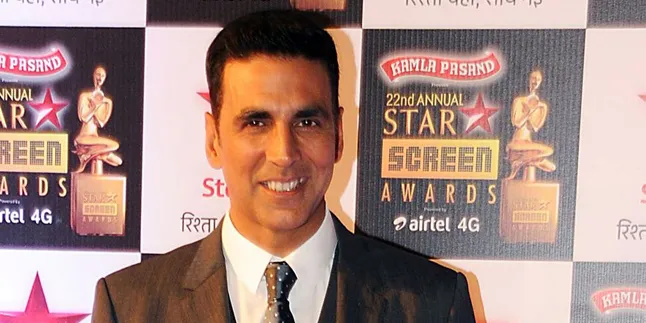 Ingin Selfie Dengan Akshay Kumar, Seorang Fans Dipukul di Kepala Ingin Selfie Dengan Akshay Kumar, Seorang Fans Dipukul di Kepala