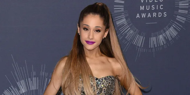 Ingin Seperti Ariana Grande, Wanita Ini Malah Jadi Pelawak!