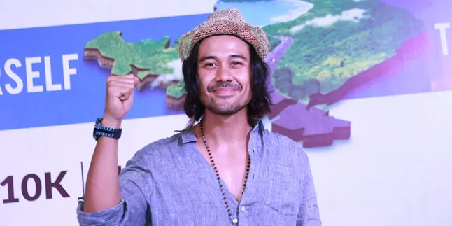 Ingin Sesuatu Yang Baru, Chicco Jerikho Lari Lintas Alam