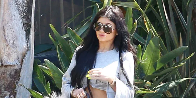 Ingin Tampil Laksana Kim K, Kylie Jenner Rela Rogoh Kocek 26 M?