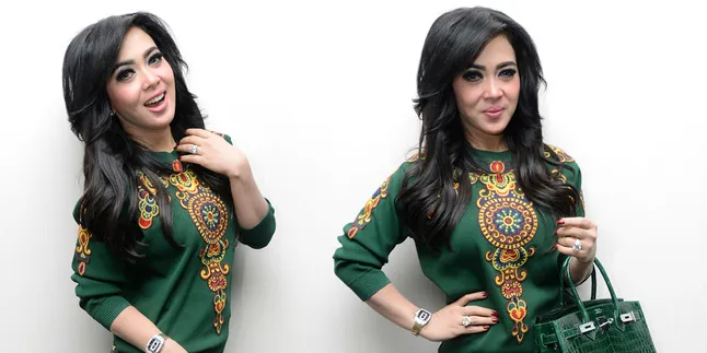 Ingin Terlihat Seksi di Amerika, Syahrini Sulam Bibir Kristal Ingin Terlihat Seksi di Amerika, Syahrini Sulam Bibir Kristal