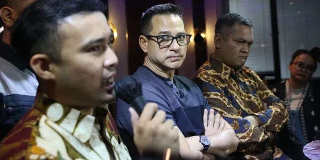 Ini Alasan Ari Wibowo Masih Satu Atap Hingga Tidur Satu Ranjang Dengan Inge Anugrah Ini Alasan Ari Wibowo Masih Satu Atap Hingga Tidur Satu Ranjang Dengan Inge Anugrah