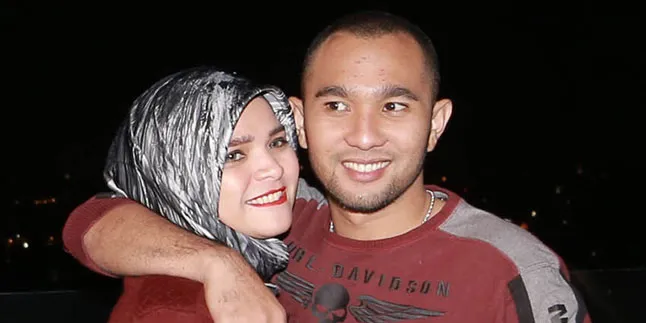 Ini Alasan Enji Ajukan Permohonan Cerai, Karena Orang Ketiga? Ini Alasan Enji Ajukan Permohonan Cerai, Karena Orang Ketiga?