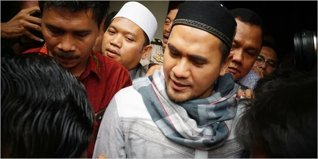 Ini Alasan Ibu Angkat Saipul Jamiell Yakin Anaknya Tidak Homo Ini Alasan Ibu Angkat Saipul Jamiell Yakin Anaknya Tidak Homo