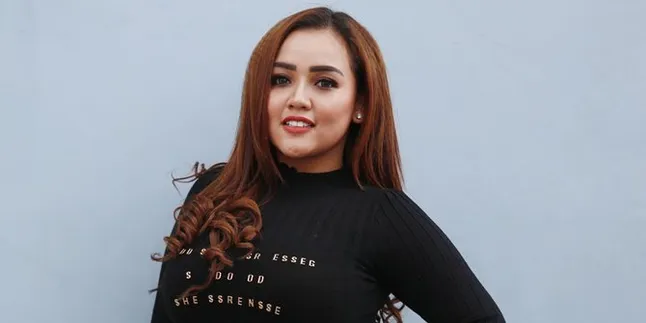Ini Alasan Kanopi Rumah Clara Gopa Tidak Dilepas, Malah Diberi Galon Buat Minum