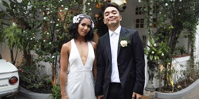 This is the Reason Why Dipha Barus and Vanessa Budihardja Got Married Privately in the United States