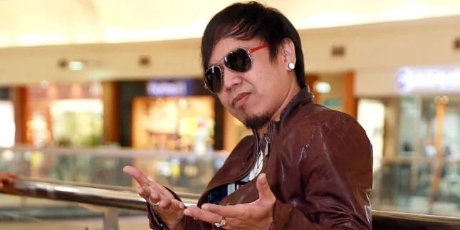 Ini Alasan Kenapa Ian Kasela Mau Main Film Tanpa Kacamata