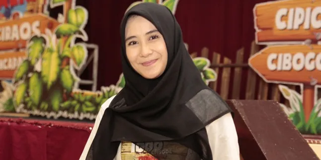 Ini Alasan Kenapa Ryana Dea Masih Buka Tutup Hijab