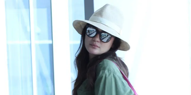 Ini Alasan Luna Maya Terkadang Tak Mau Diajak Foto Fans