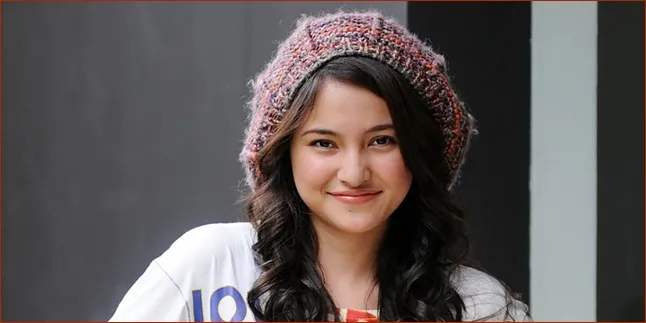 Ini Alasan Marshanda Ubah Warna Rambut Jadi Hitam Ini Alasan Marshanda Ubah Warna Rambut Jadi Hitam