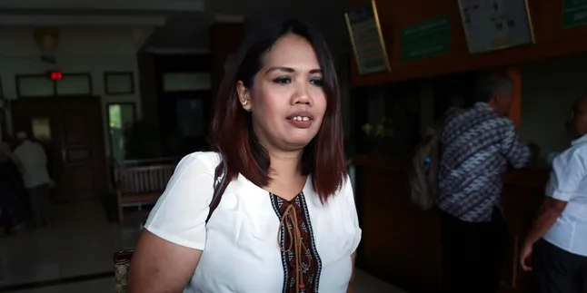 Ini Alasan Mendasar Elly Sugigi Minta Cerai Dari Ferry Anggara Ini Alasan Mendasar Elly Sugigi Minta Cerai Dari Ferry Anggara