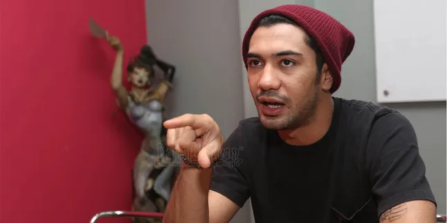 Ini Alasan Reza Rahadian Tak Takut Peran Kontroversial