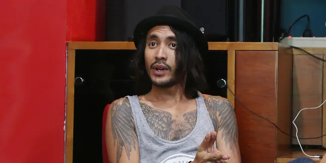 Ini Arti Tato Elang di Tubuh Ello