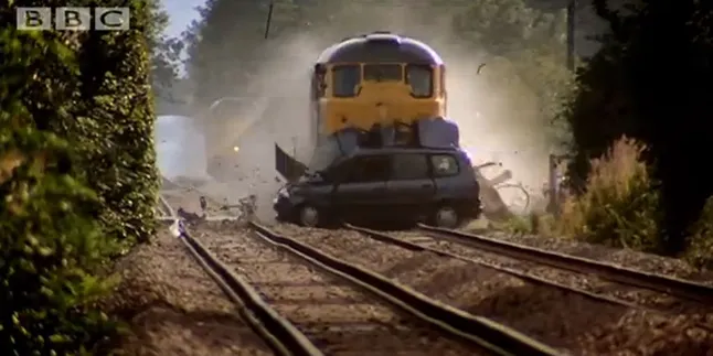 Ini Bahayanya Suka Melanggar Lintasan Kereta Api, Ngeri!