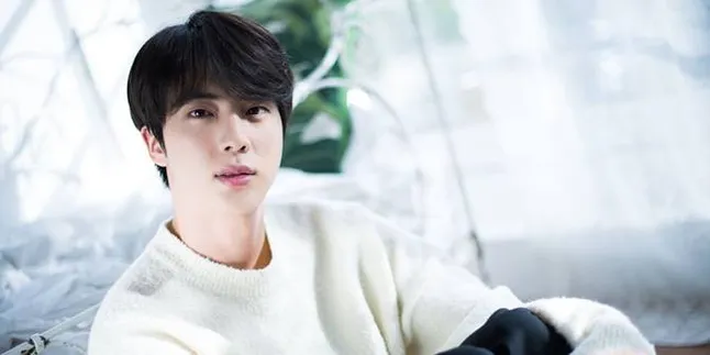 Ini Bukti Jin BTS Punya Wajah Mungil, Bagaikan Pria Idaman dalam Komik