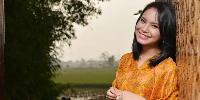Ini Cerita Kebahagiaan Rossa Bersama Keluarga di Sumedang Ini Cerita Kebahagiaan Rossa Bersama Keluarga di Sumedang