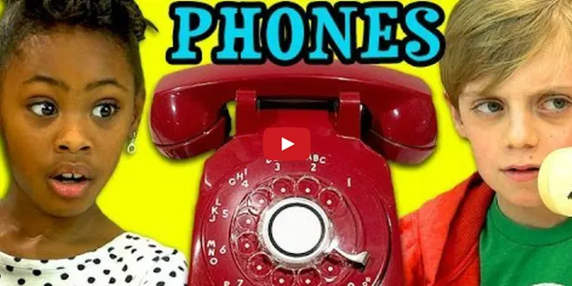 Ini Dia Reaksi Anak Masa Kini Saat Lihat Telepon Putar!