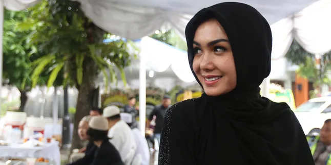 Ini Kenangan Yuni Shara Untuk Sosok Rinto Harahap Ini Kenangan Yuni Shara Untuk Sosok Rinto Harahap