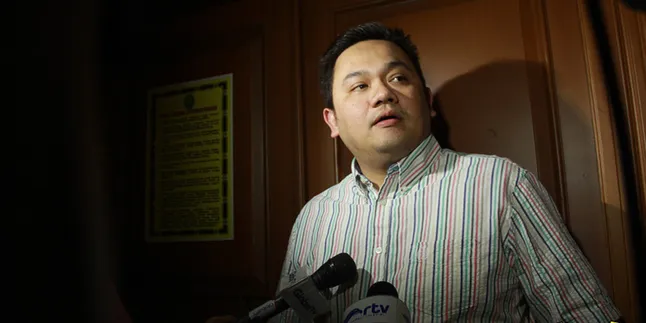 Ini Komentar Farhat Abbas Soal Twitwar Demian dan Ki Kusumo Ini Komentar Farhat Abbas Soal Twitwar Demian dan Ki Kusumo