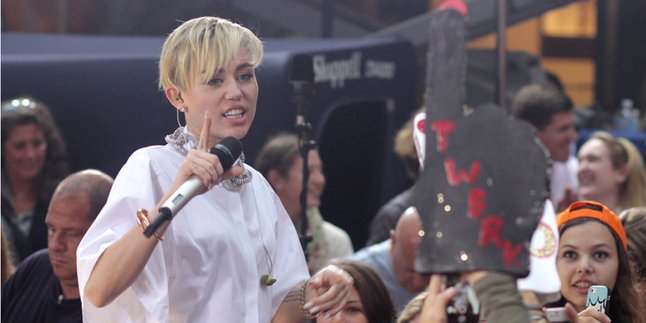 Ini Lagu 'Rahasia' Miley Cyrus Yang Nggak Ada di Album