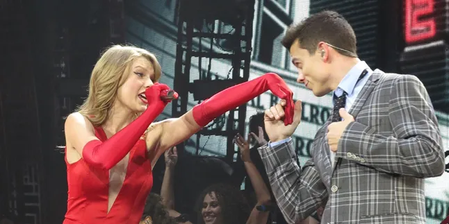 Ini Lho Kado Ultah Favorit Taylor Swift Ini Lho Kado Ultah Favorit Taylor Swift