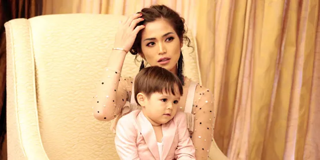 Ini Loh Alasan Jessica Iskandar Tetap Betah Main di 'PESBUKERS' Ini Loh Alasan Jessica Iskandar Tetap Betah Main di 'PESBUKERS'