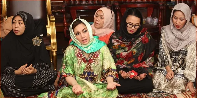 Ini Nama Dua Cucu Kembar Nia Daniati Yang Meninggal Prematur