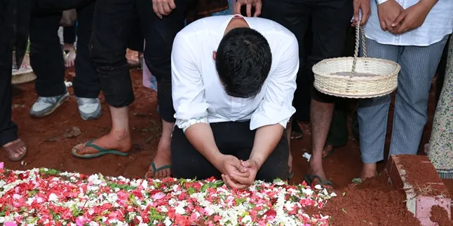 Ini Permintaan Terakhir Ayah Indra Bekti Sebelum Meninggal Dunia Ini Permintaan Terakhir Ayah Indra Bekti Sebelum Meninggal Dunia
