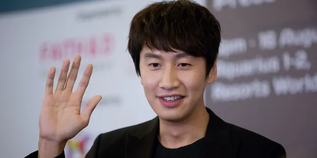 Ini Perut Six Pack Lee Kwang Soo Yang Bikin Fangirls Histeris Ini Perut Six Pack Lee Kwang Soo Yang Bikin Fangirls Histeris