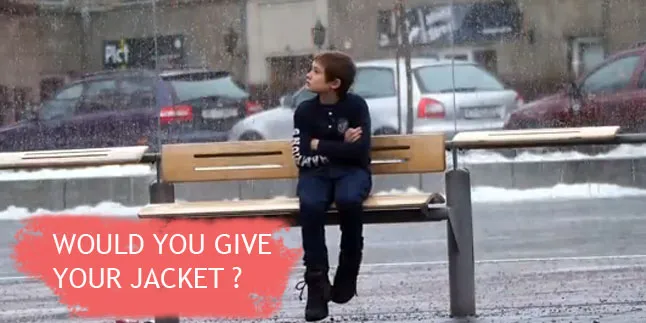 Ini Reaksi Orang-Orang Melihat Bocah Kedinginan