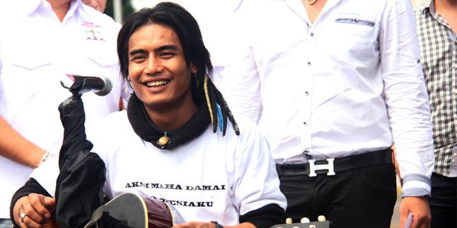 Ini Tren Rambut 2015 Ala Charly Van Houten