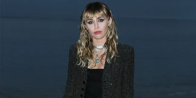 Ini yang Bikin Miley Cyrus Tertekan Selama Menikah dengan Liam Hemsworth Ini yang Bikin Miley Cyrus Tertekan Selama Menikah dengan Liam Hemsworth