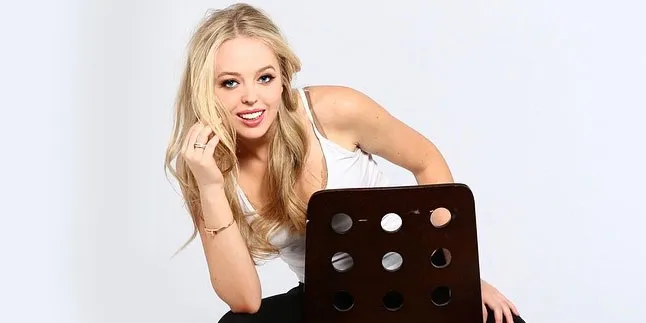 Benarkah Tak Ada Yang Duduk di Samping Tiffany Trump Saat NYFW?