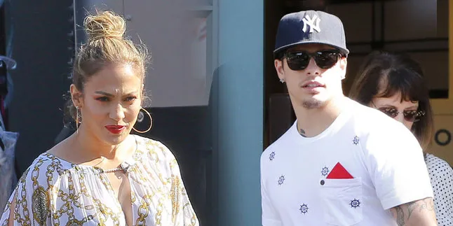 Inikah Bukti Kalau Jennifer Lopez - Casper Smart Benar Balikan? Inikah Bukti Kalau Jennifer Lopez - Casper Smart Benar Balikan?