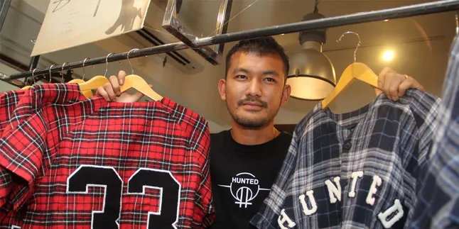 Inikah Foto Keluarga Baru Dari Rio Dewanto?