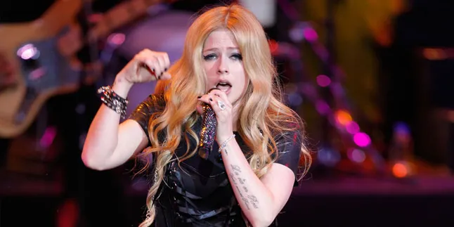 Inilah Artwork Single 'Let Me Go' Milik Avril Lavigne