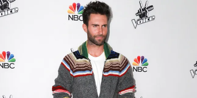 Inilah Bukti Jika Adam Levine Itu Suami Idaman & Romantis